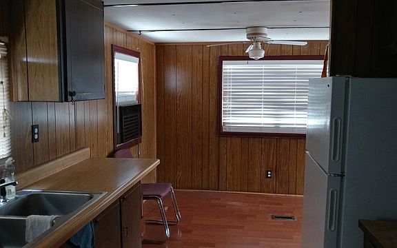 4th image of 7211 Southwest Hwy