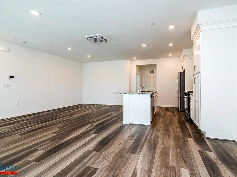 6818 Chroma Ct — Photo 6