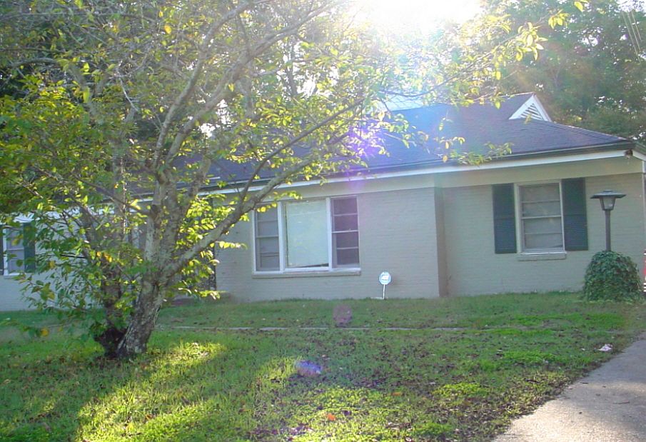 Front view of home.