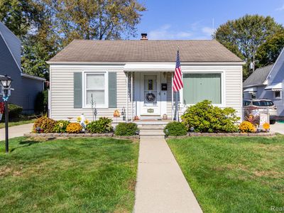 24716 Ross St, Dearborn, MI, 48124