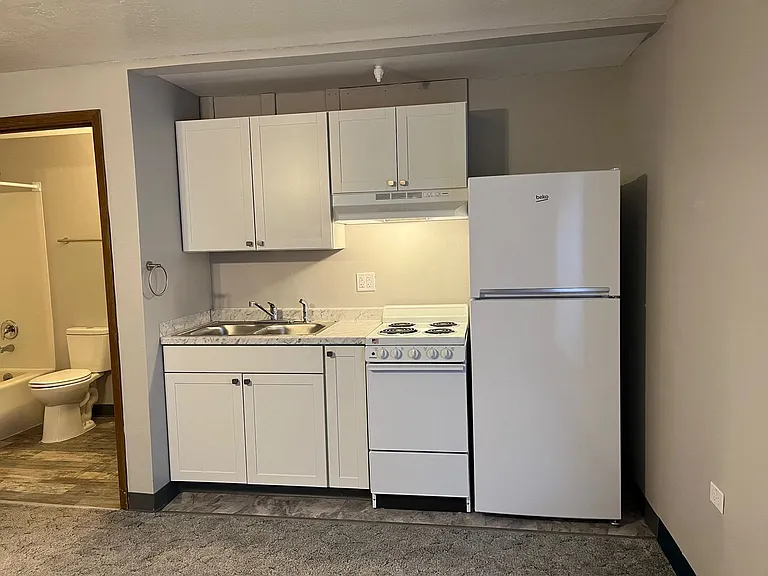 491 Caswell Ave W — Photo 13