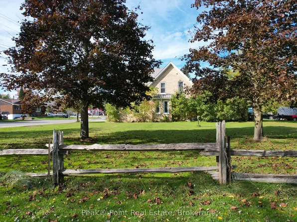 24 Queen St E, South Bruce Peninsula, ON N0H 1P0