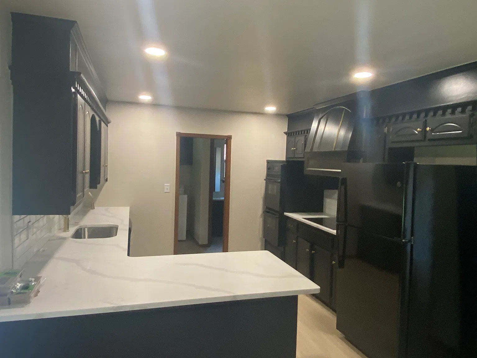 3 bed, 2.5 bath, 2012 sqft, $2,200 — Photo 2