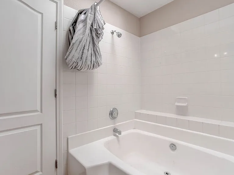 9325 W Desert Inn Rd #206 — Photo 25