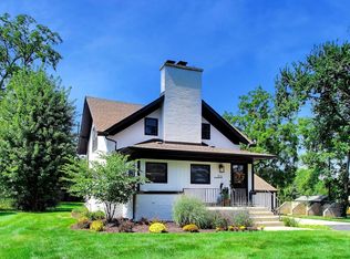 976 Highland Ave, Glen Ellyn, IL 60137