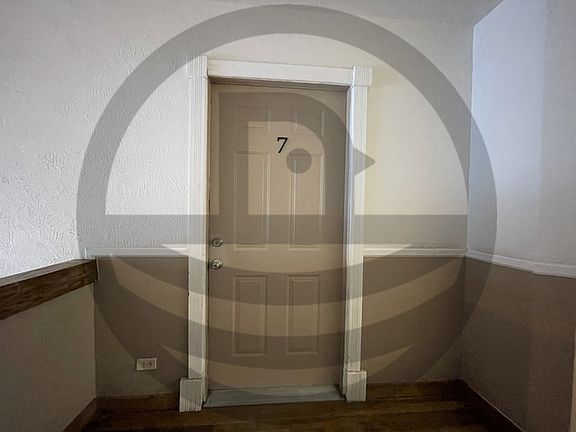 3rd image of 1620 N Colorado Blvd Unit 7