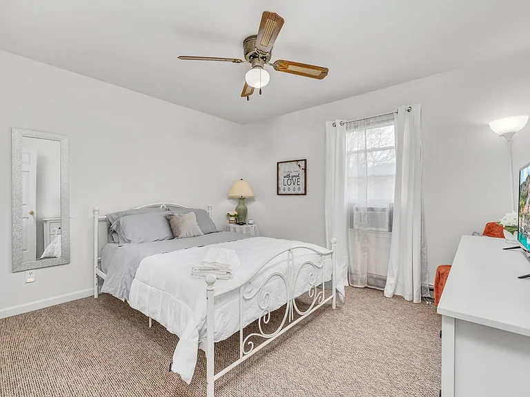 19 Limox Ln #B — Photo 16