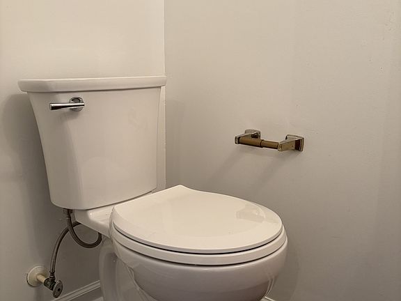 5th image of 207 S Lincoln St