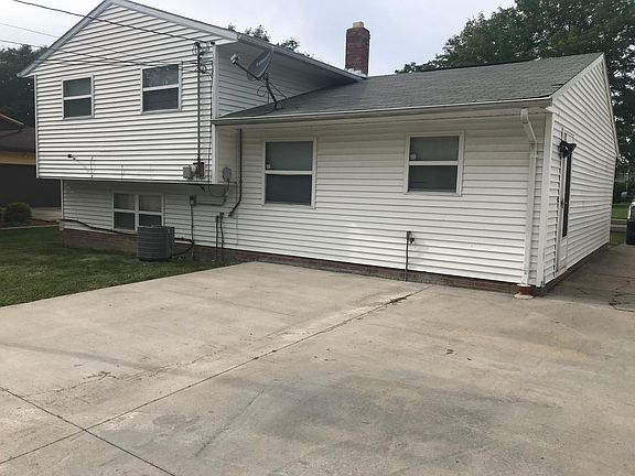 4th image of 23408 Felch St