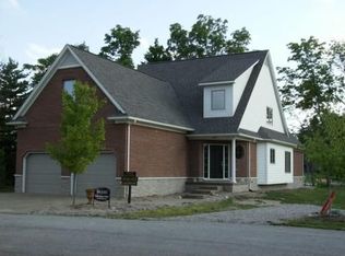 6739 Royal Harbor Ln, Clarkston, MI 48346