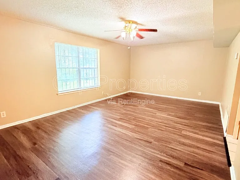 811 Jackson Keller Rd #3 — Photo 7
