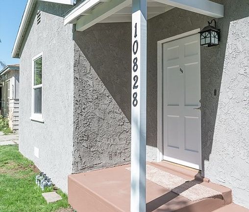 4th image of 10828 Mallison Ave