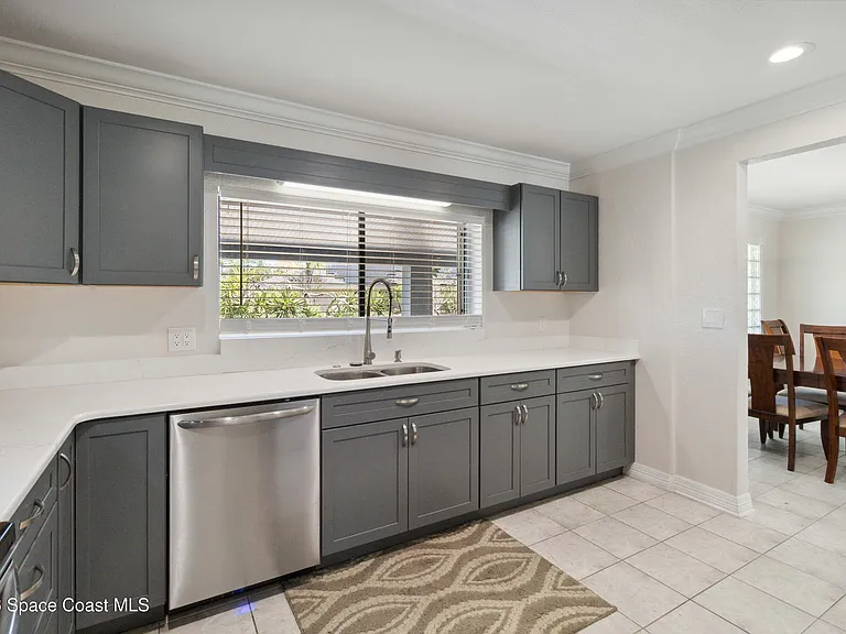 1201 S Shannon Ave — Photo 10