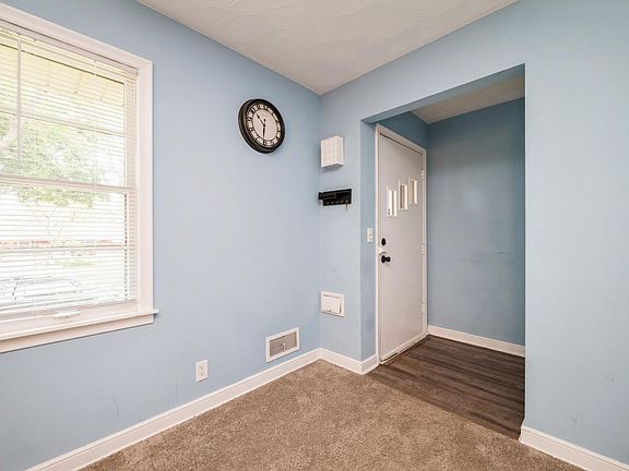 3rd image of 1470 Kent St