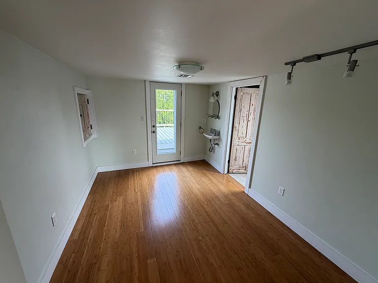 3rd Floor Suite