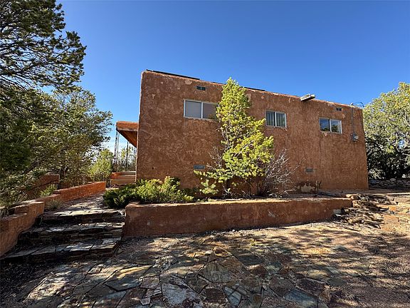 3rd image of 1092 Mansion Ridge Rd