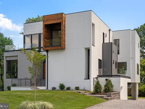 1459 Dewberry Ct, Mc Lean, VA 22101