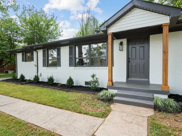 1606 Foxdale Dr, Murfreesboro, TN 37130
