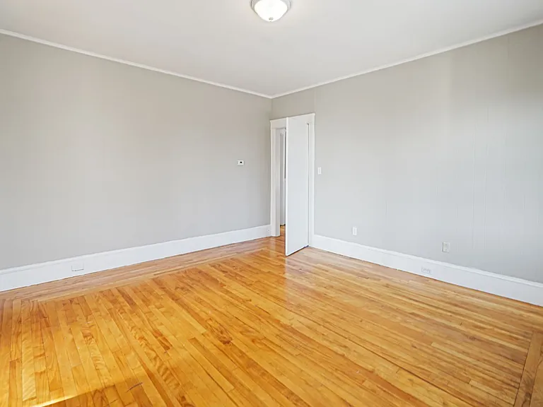 131 Providence St — Photo 7