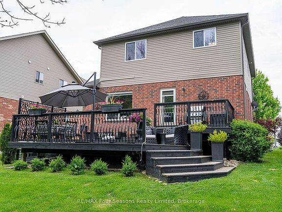3rd image of 37 Chamberlain Cres