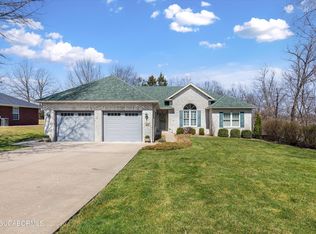 221 Madelines Park Cir, Jefferson City, MO 65109