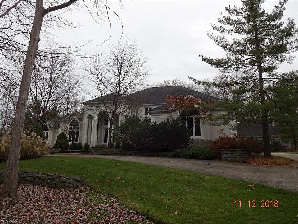 1st image of 20 Easton Ln