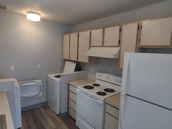 3rd image of 601 Sunset Ave NE Unit A
