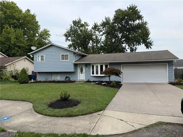 761 W Shore Blvd, Sheffield Lake, OH 44054