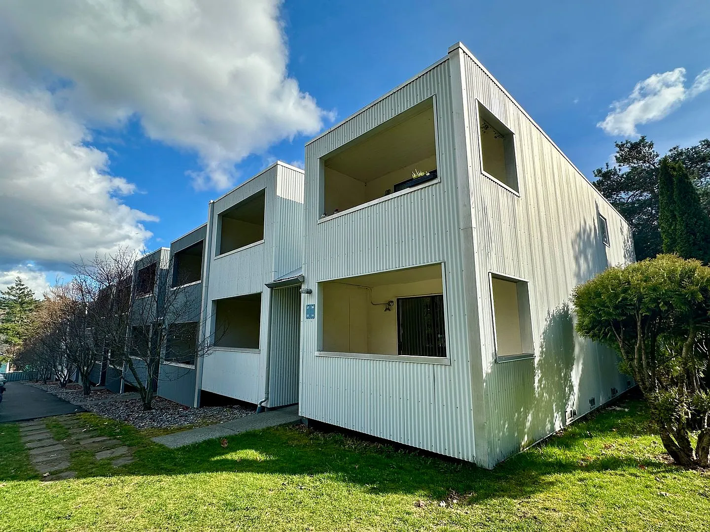 BI3000 — Photo 1