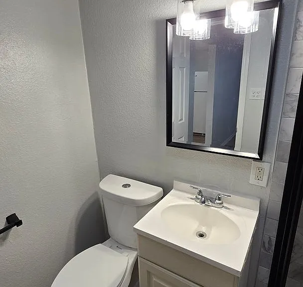 137 E Norwood Ct — Photo 27