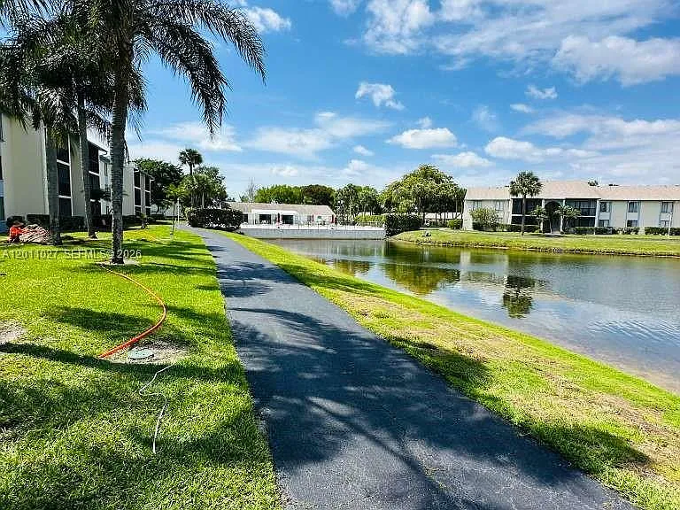 1110 Green Pine Blvd #C1 — Photo 16