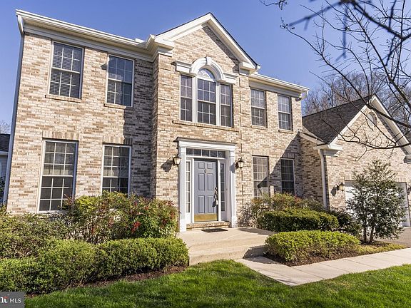 5th image of 903 Sand Brook Ct