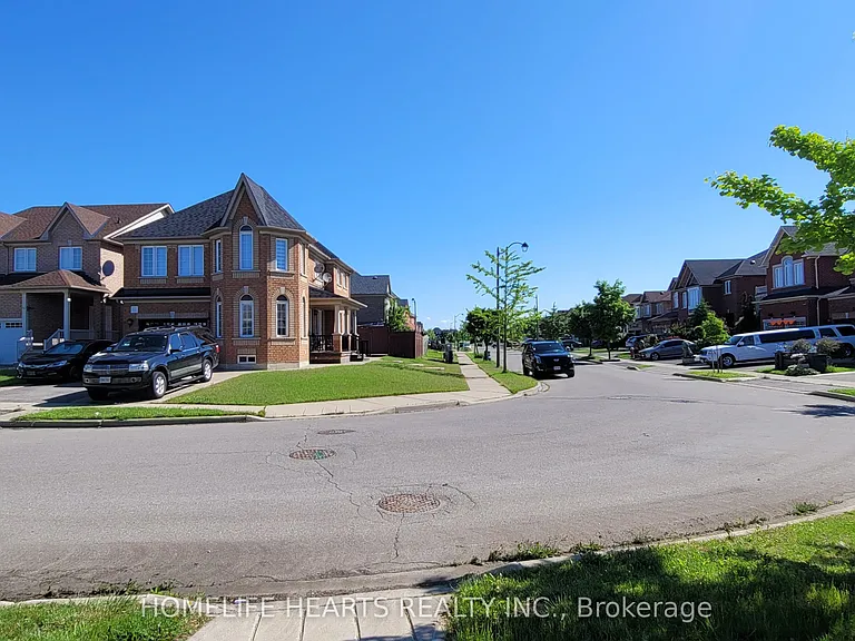 43 Turquoise Cres — Photo 2