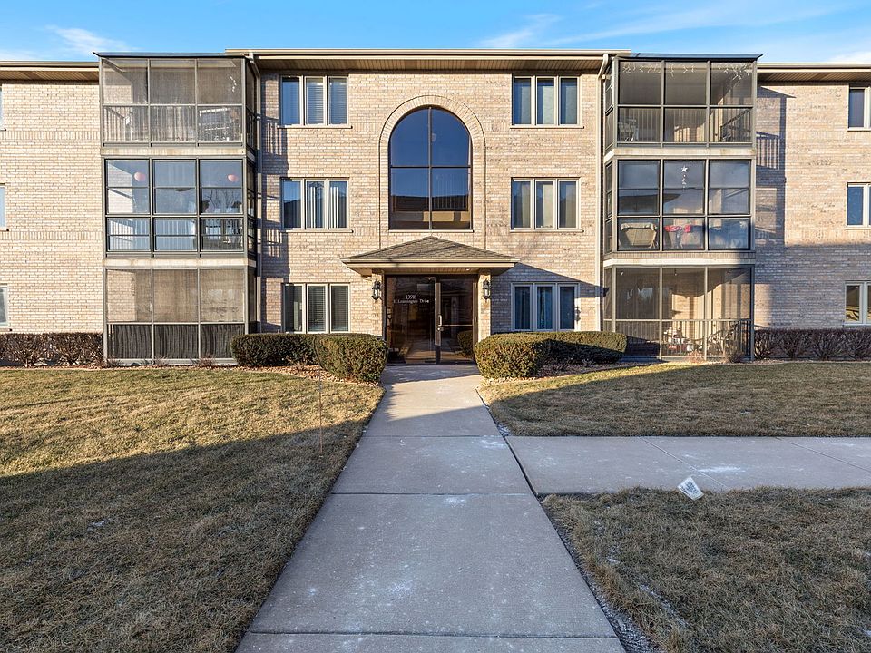 1st image of 13918 E Leamington Dr Unit 408