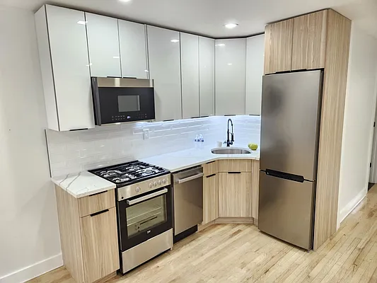 Rented by Corcoran | media 14