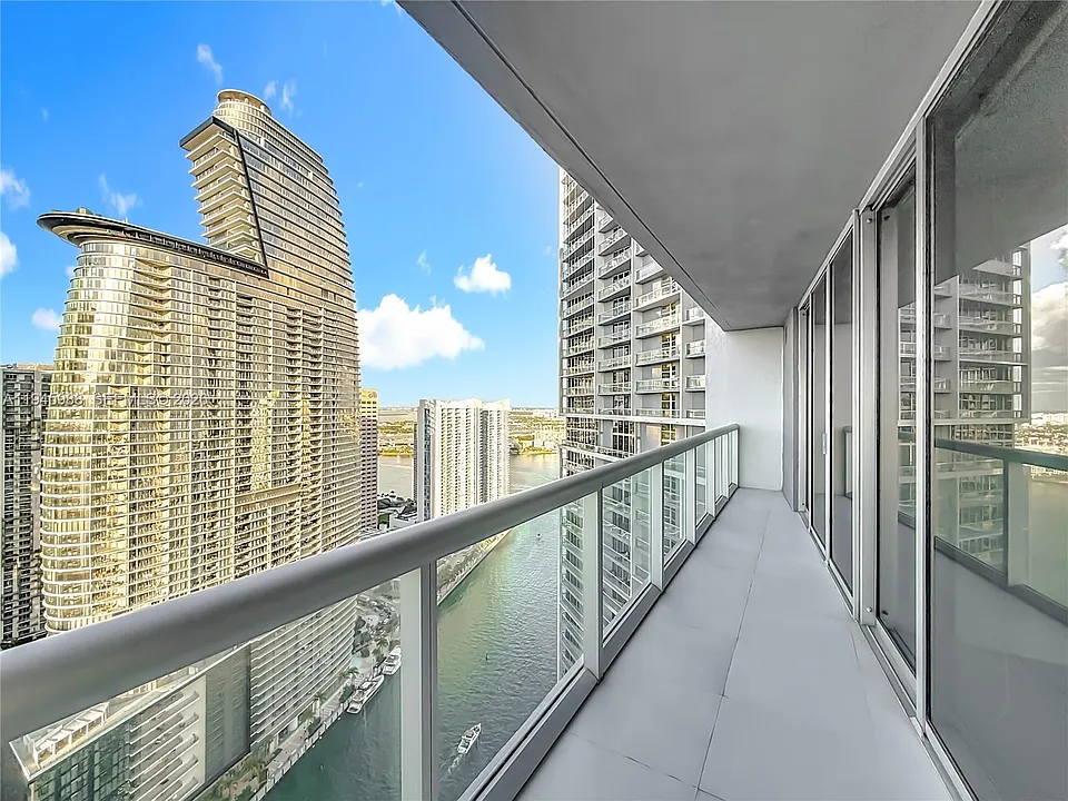 475 Brickell Ave #4215