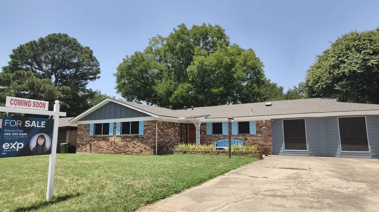 1125 Valley View Dr — Photo 1