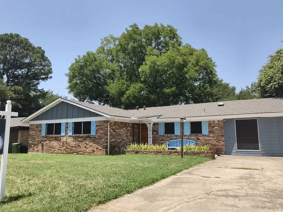 1125 Valley View Dr