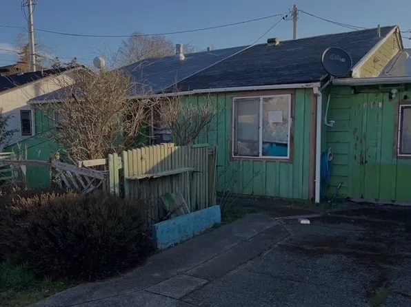 710 Laurel St, Florence, OR 97439