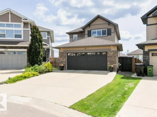 8023 Evans Cres NW, Edmonton, AB T6M 0T7