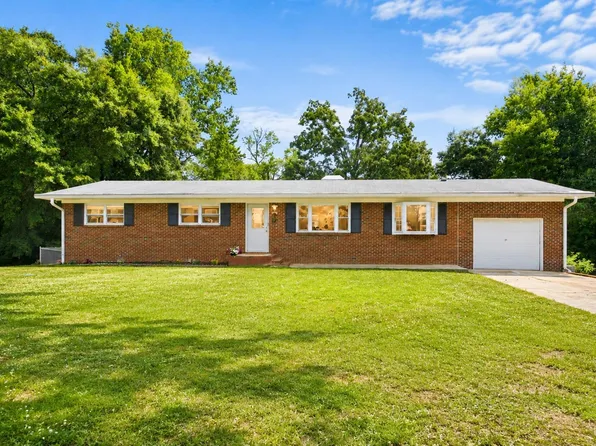 2909 Belmont Cir, Sanford, NC 27332