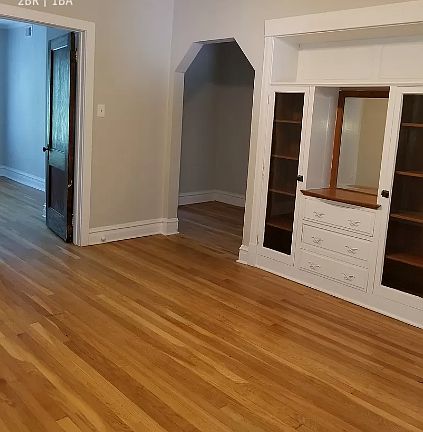 4th image of 1403 W Belle Plaine Ave APT 2E