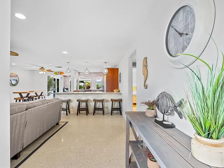 327 Avenida Milano — Photo 4
