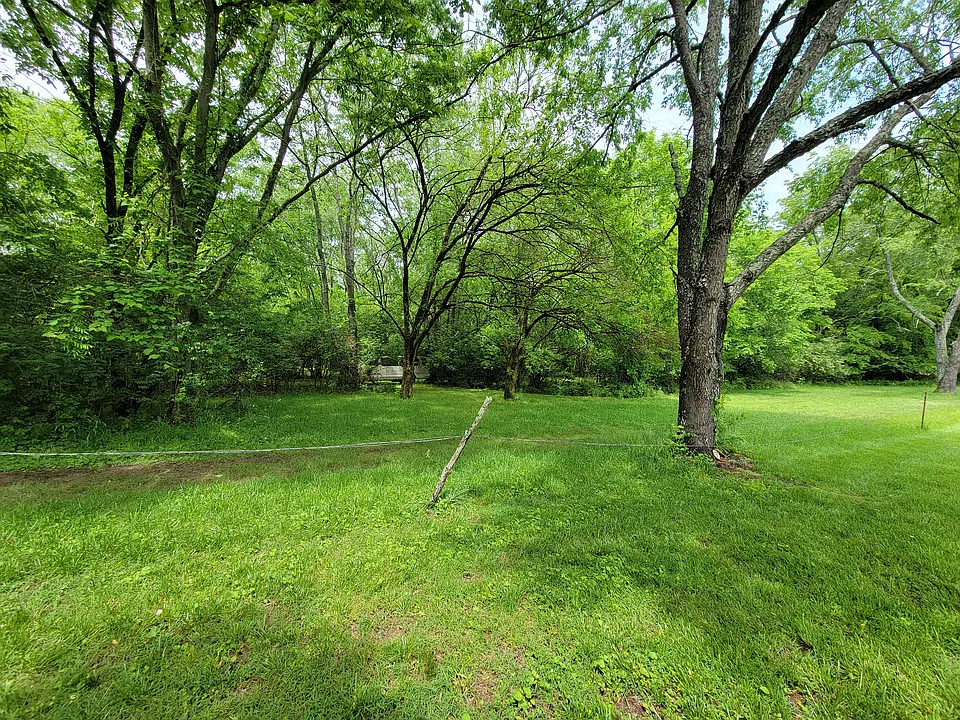 Backyard. Landlord does lawn care