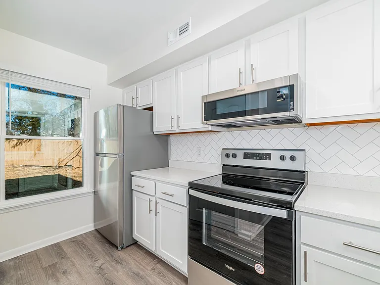 9400 1st View St Townhomes — Photo 4