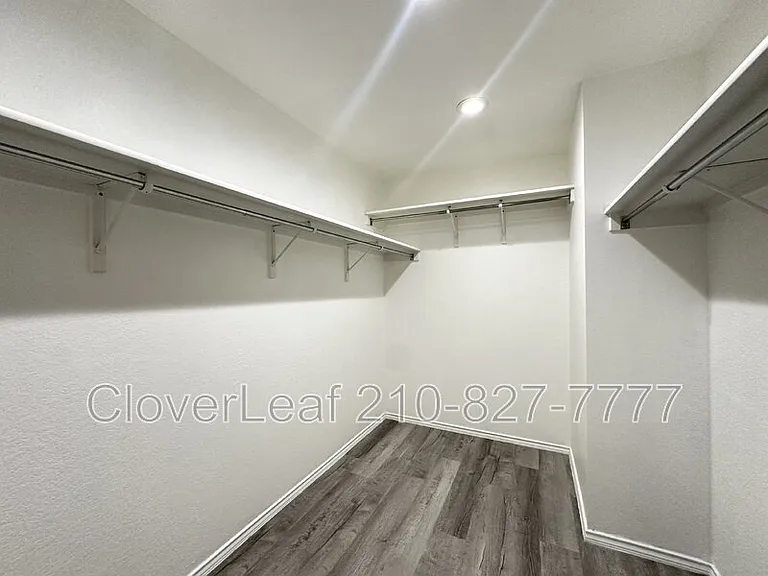 2606 Bluff Xing — Photo 30