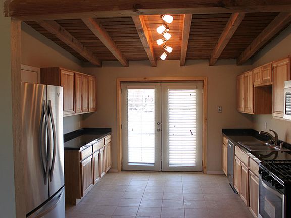 5th image of 3006 Morningside Dr NE
