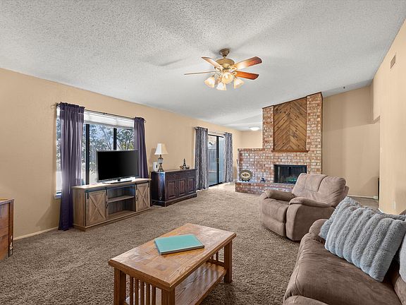 3rd image of 506 N Elmwood Ave