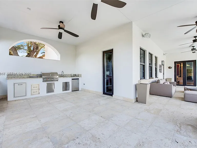 1151 S Alhambra Cir — Photo 15