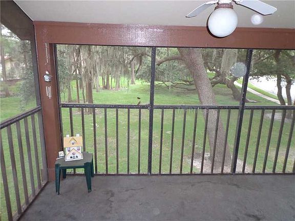 5th image of 607 Summerhill Ct APT D